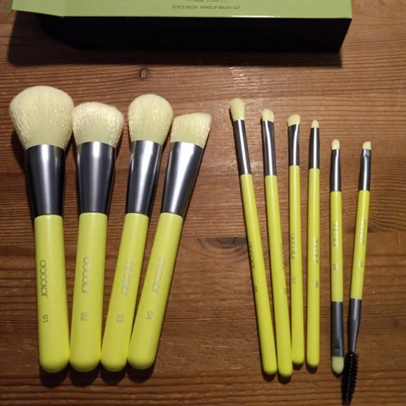 Docolor Makeup Brushes 10 Pcs Premium Synthetic Hair Brush Set, Neon Green - Picture 13 of 15
